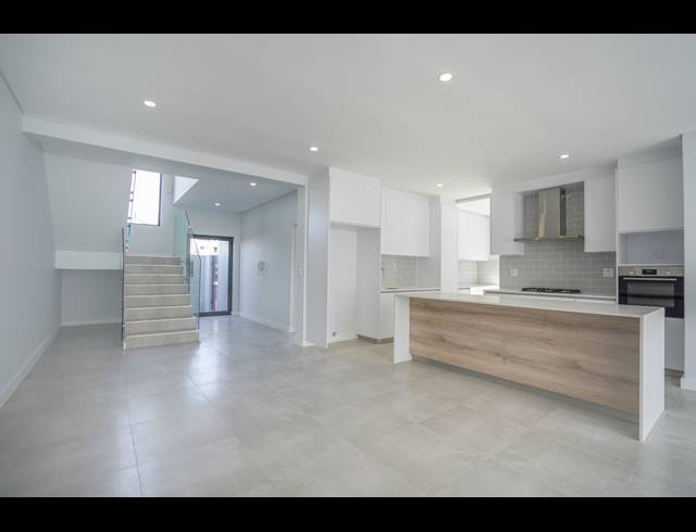 4 BEDROOM HOUSE FOR SALE IN SANDOWN